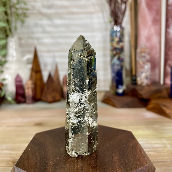Pyrite Crystal Tower - Picture 3 of 8